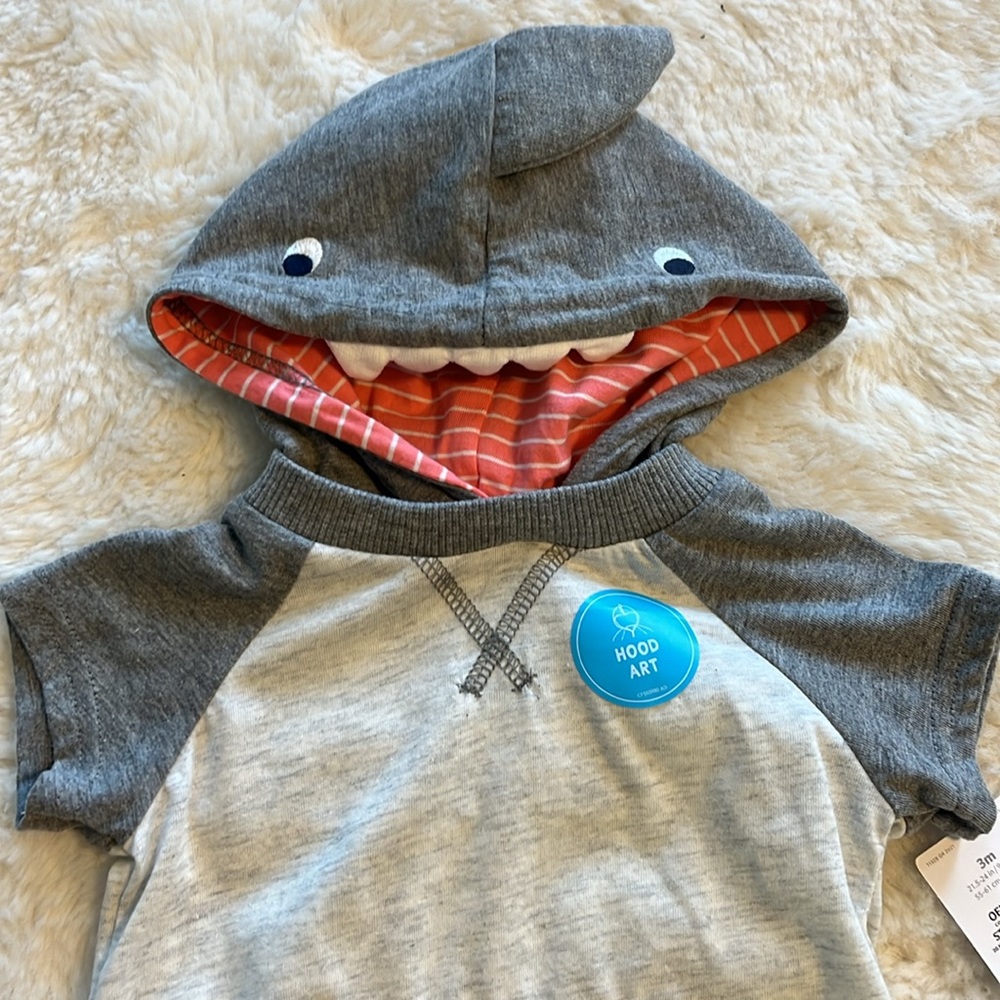 Carters shark onsie - Picture 3 of 7